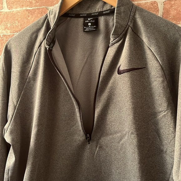 Men's 1/4 zip Nike DriFit Fleece Sweatshirt - Picture 4 of 13